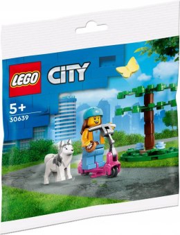 Klocki konstrukcyjne Lego City Wybieg dla psów i hulajnoga (30639)